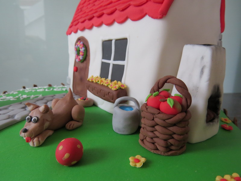 Paula, Korb mit Äpfeln, Wassereimer, Grill